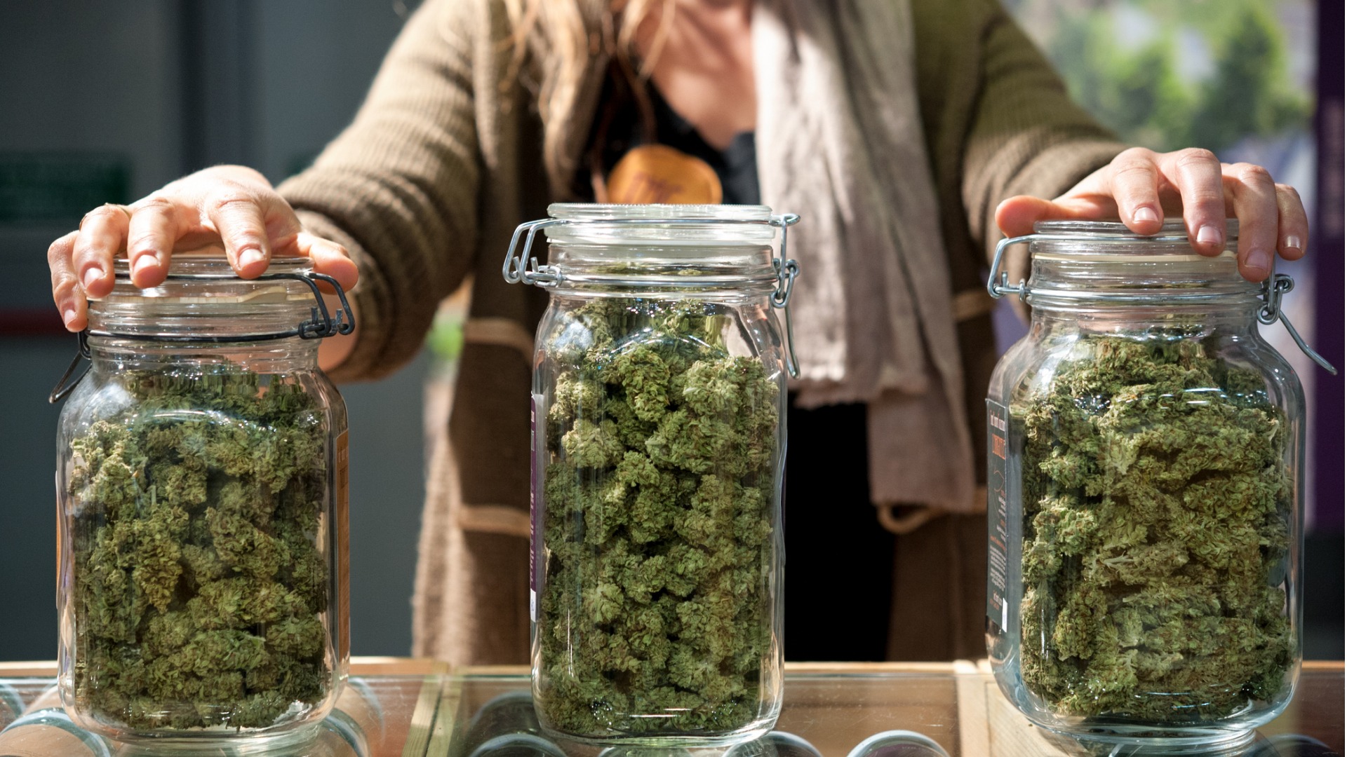 store your weed in a jar to keep it moist