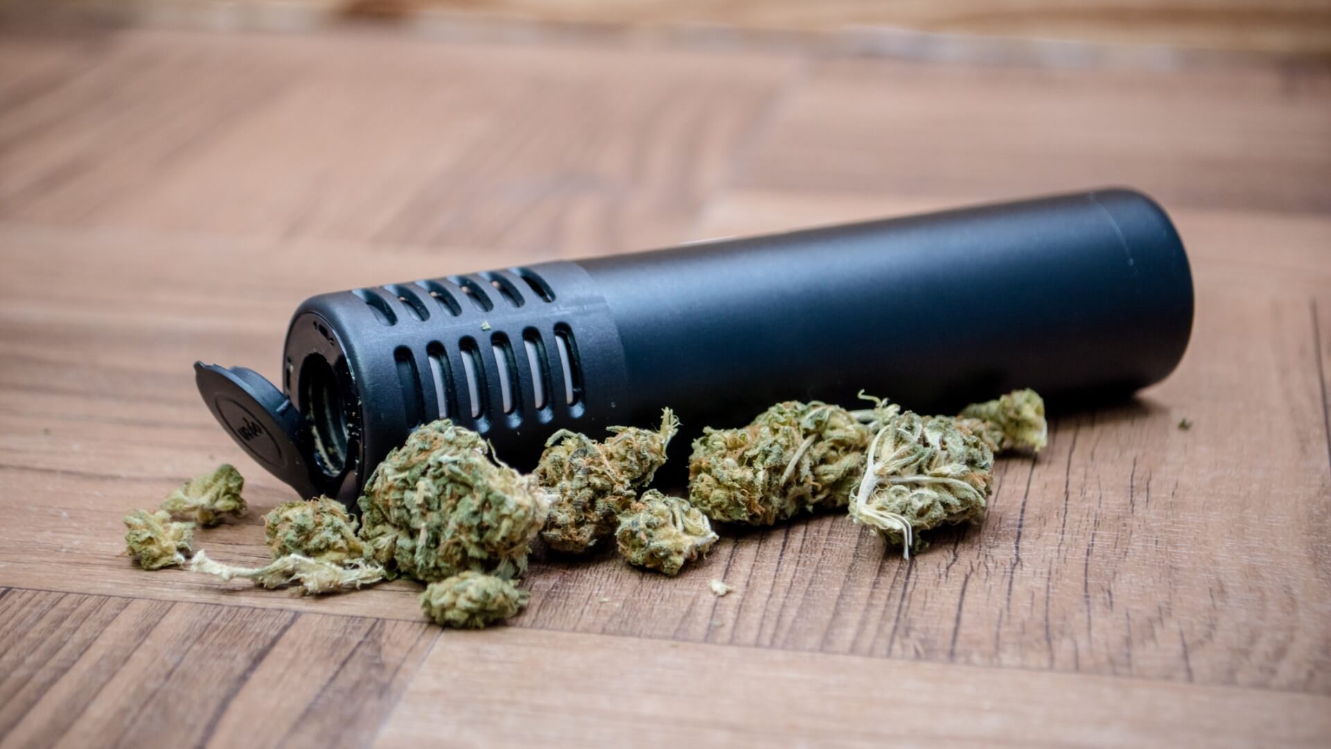 weed vaporizer and cannabis around it